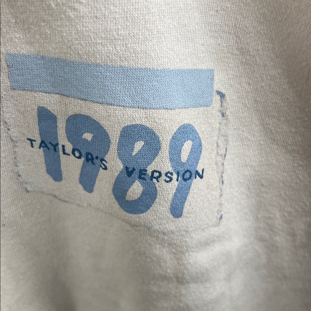 TAYLOR SWIFT WE FOUND WONDERLAND QUARTER ZIP PULLOVER 2XL - Picture 3 of 9
